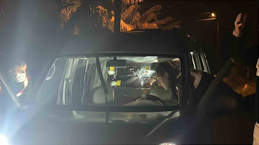 Alanya’da Seyir Halindeki Araca Silahlı Saldırı: 1 Ölü