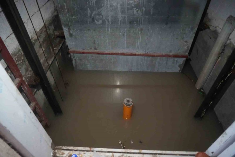 Niğde’nin Çiftlik İlçesinde Yağışın Ardından Taşkınlar Yaşandı