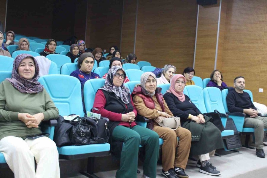 Finikeli Kadınlara ‘çevre Dostu Çiftçi Kart’ Tanıtıldı