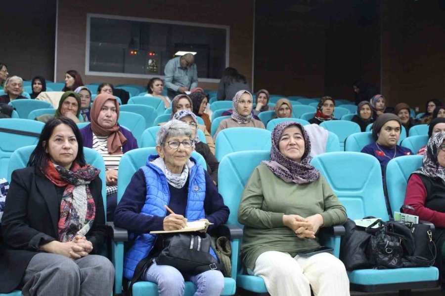 Finikeli Kadınlara ‘çevre Dostu Çiftçi Kart’ Tanıtıldı