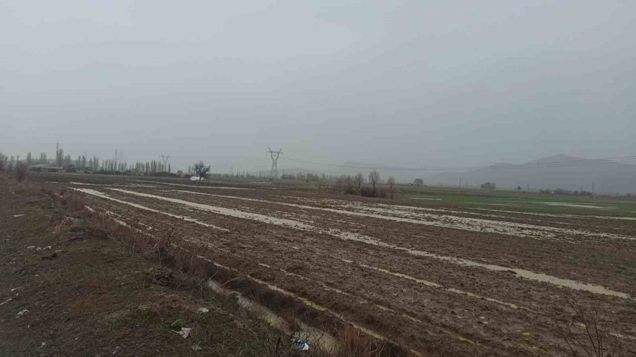 Konya’da Yağış Sonrası Sel Dereleri Taşırdı
