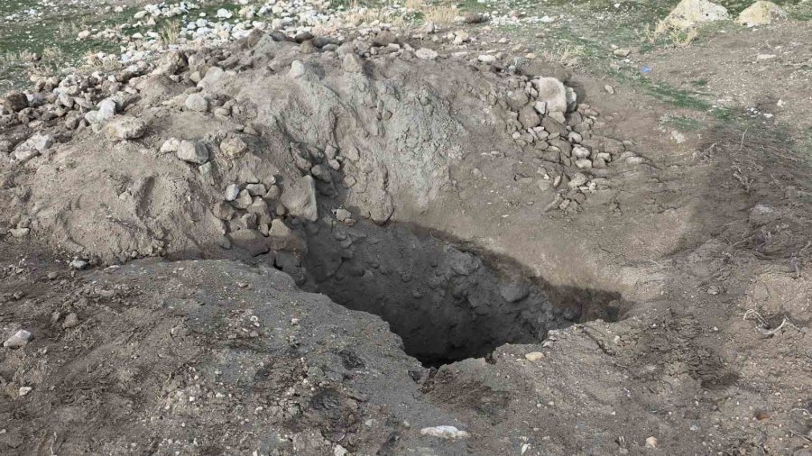 Aksaray’da Tarihi Höyükte Kaçak Kazı Köylüleri Tedirgin Ediyor