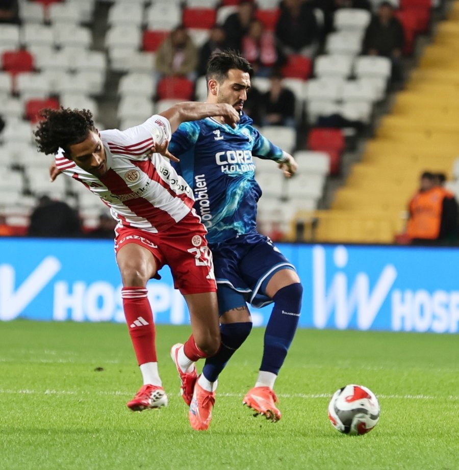 Trendyol Süper Lig: Antalyaspor: 2 - Samsunspor: 0 (ilk Yarı)