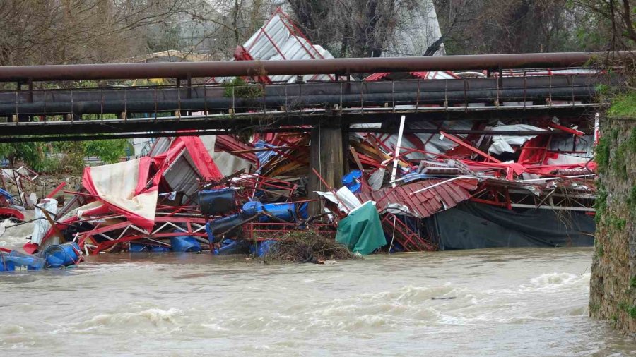 Dimçayı Taştı, İşletmeler Su Altında Kaldı Hasarın Boyutu Dronla Görüntülendi