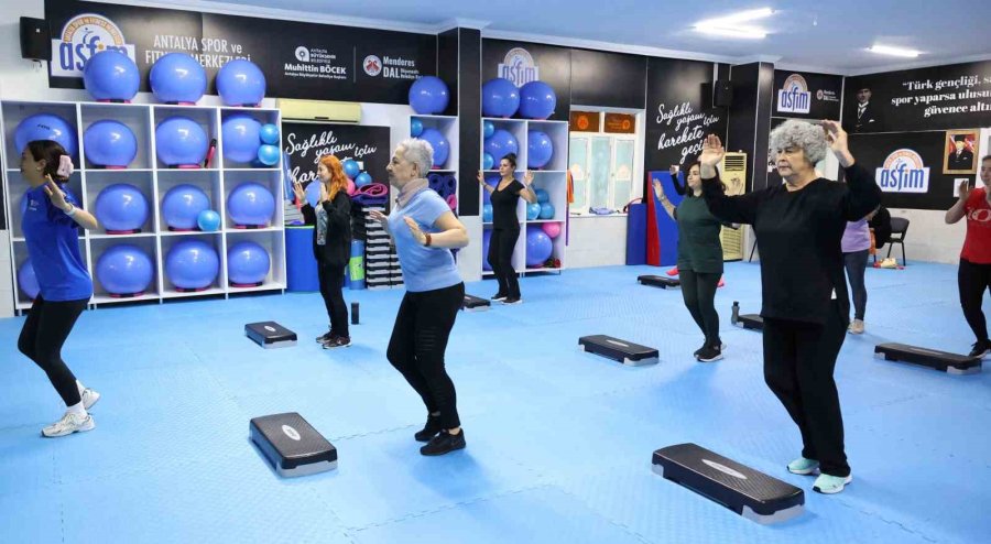 Antalyalılardan Ücretsiz Spor Kurslarına İlgi