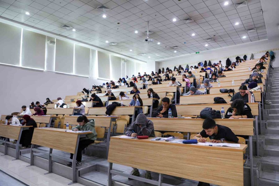 Kto Karatay’da Ödüllü Deneme Sınavı İle Yks Provası Yapıldı