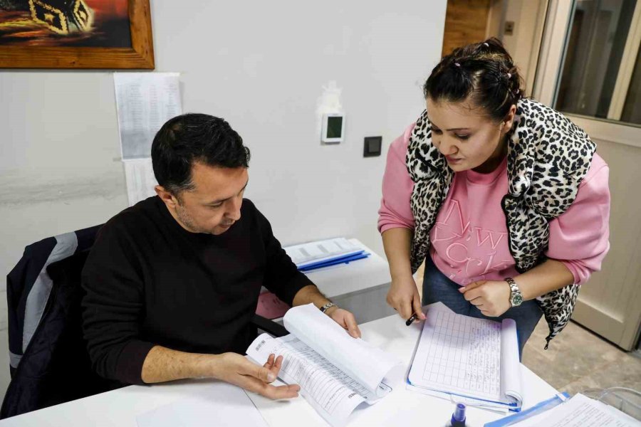 Antalya’da Sokak Hayvanları Yeni Sahiplerini Bekliyor