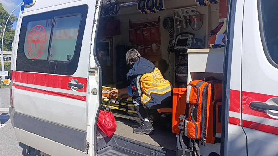 Kaza Yapan Motosikletli Israrla Polisi Çağırdı, Zararlı Çıktı