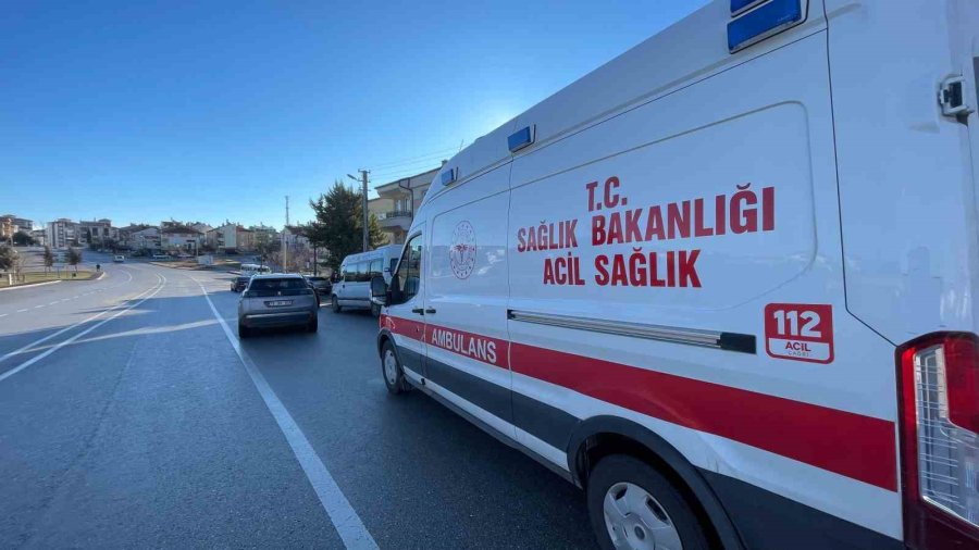 Suv Aracın Çarptığı Yaya Yola Savrularak Yaralandı