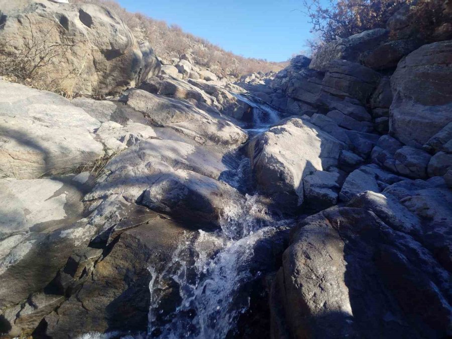 Karapınar’da Yıllardır Kuru Kalan Dereler Yeniden Akmaya Başladı