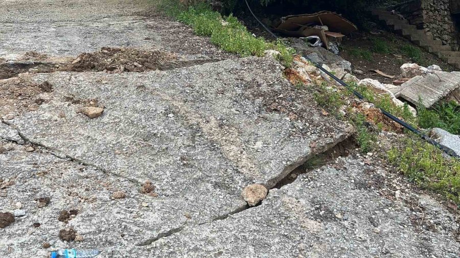 Alanya’da Sağanak Sonrası Korkutan Manzara