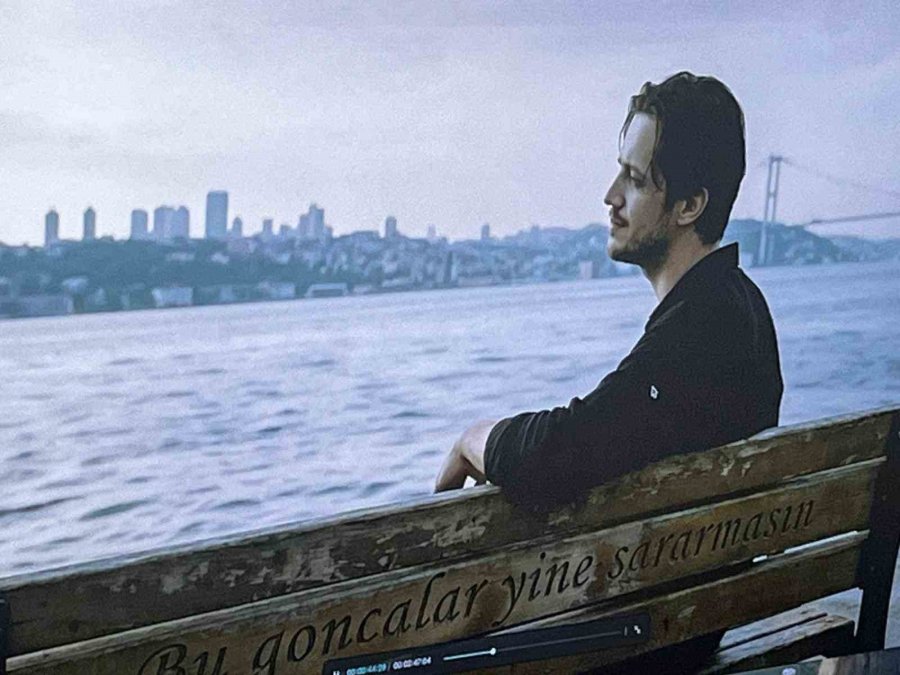 Antalya’da Geliştirilen Yapay Zekâ Sanatçısı Ayros’a Yoğun İlgi: Yorumlar Yankı Uyandırıyor