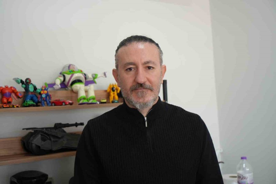 Antalya’da Geliştirilen Yapay Zekâ Sanatçısı Ayros’a Yoğun İlgi: Yorumlar Yankı Uyandırıyor