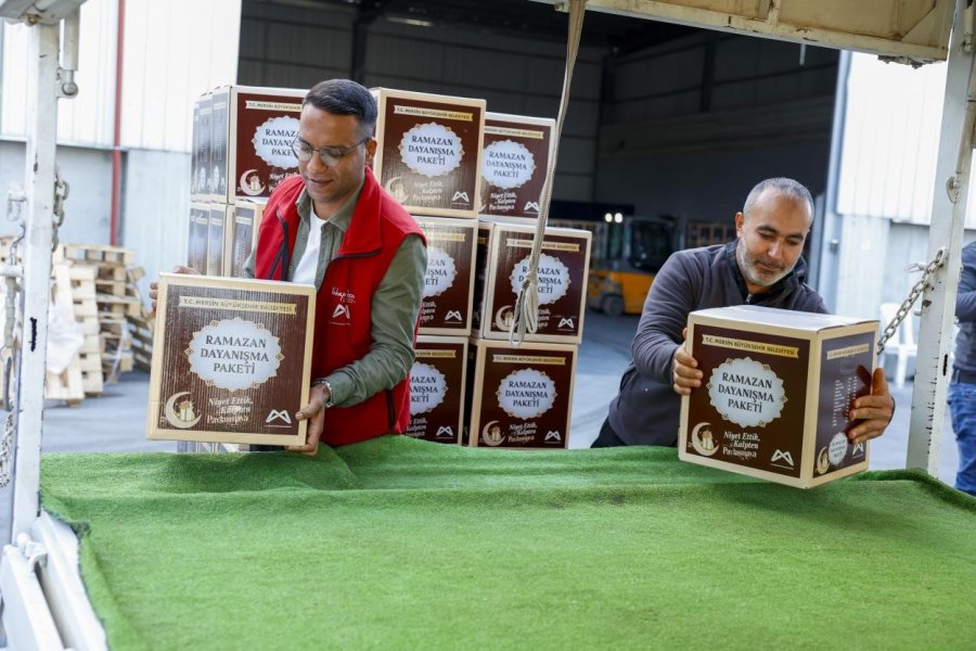 Mersin’de 13 İlçede 120 Bin Ramazan Kolisi Dağıtılıyor