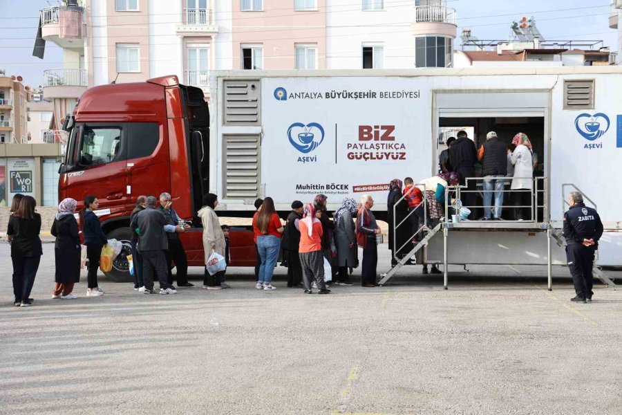 Geleneksel Ramazan Şenlikleri Bu Yıl Cam Piramit’te Düzenlenecek