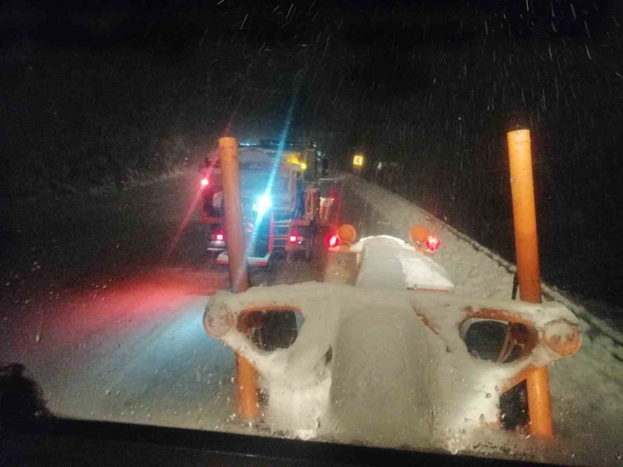 Alacabel’de Şiddetli Yağmur Kar Yağışına Döndü