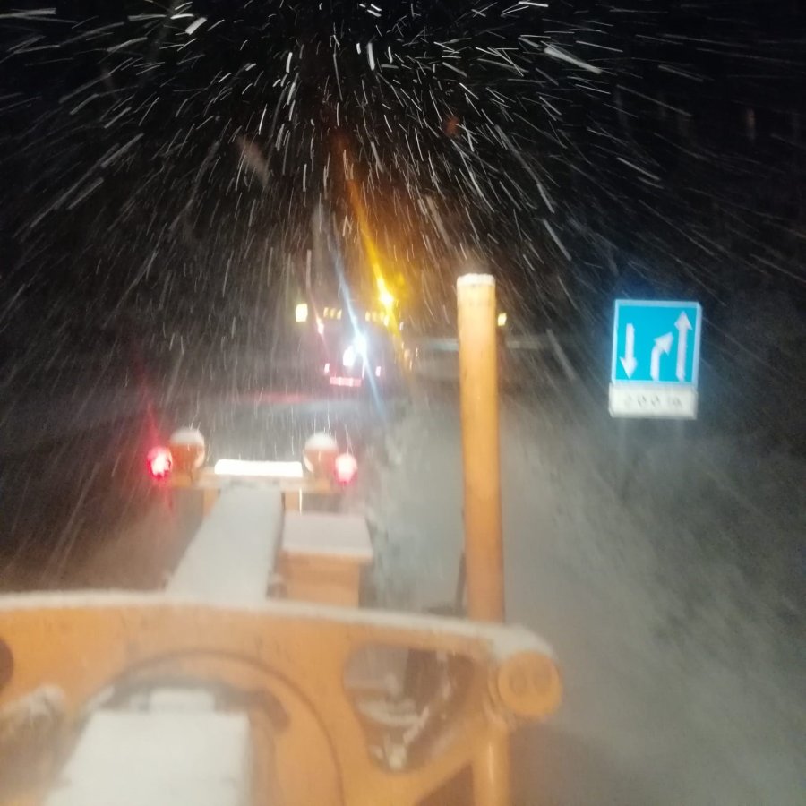 Alacabel’de Şiddetli Yağmur Kar Yağışına Döndü