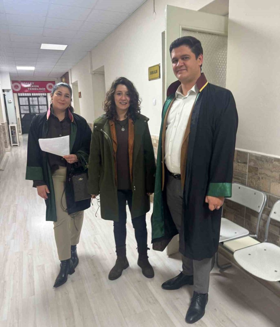 Oyuncu Metin Akpınar’ın Biyolojik Kızı Tazminat Davasını Kazandı