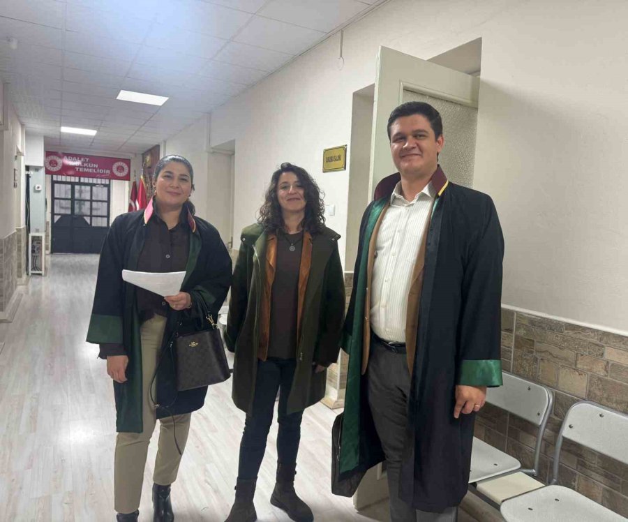 Oyuncu Metin Akpınar’ın Biyolojik Kızı Tazminat Davasını Kazandı