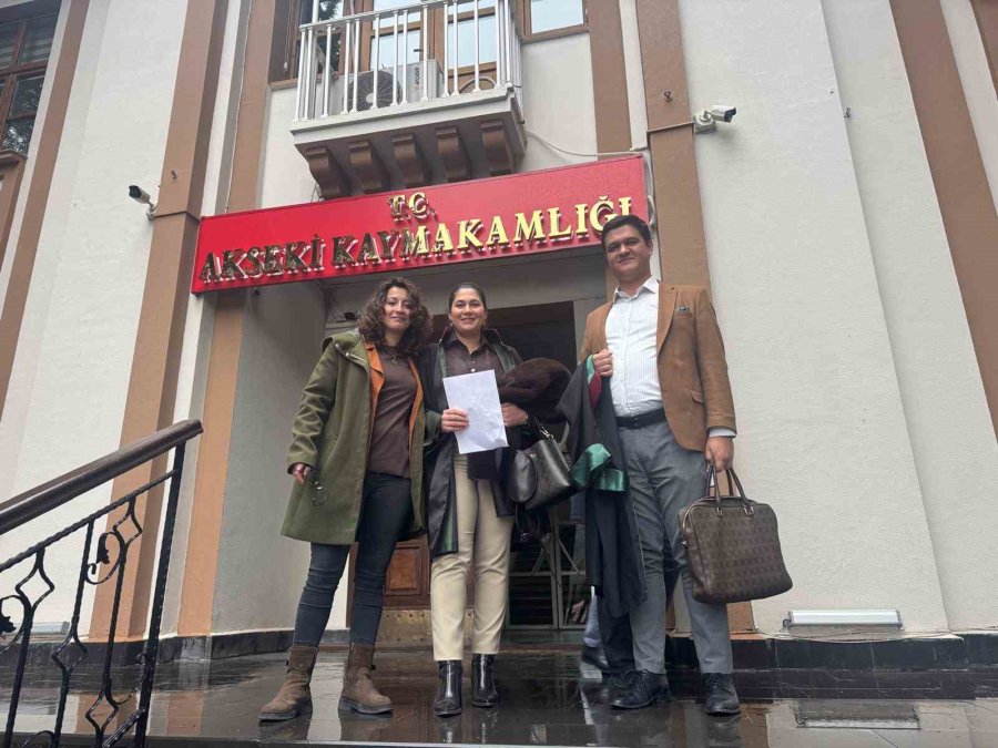 Oyuncu Metin Akpınar’ın Biyolojik Kızı Tazminat Davasını Kazandı