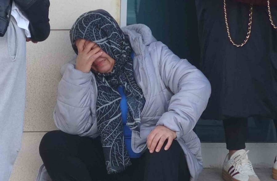 Antalya’da 20 Yerinden Bıçaklanarak Öldürülen Gencin Cenazesi Teslim Alındı, Cinayet Zanlısı Tutuklandı