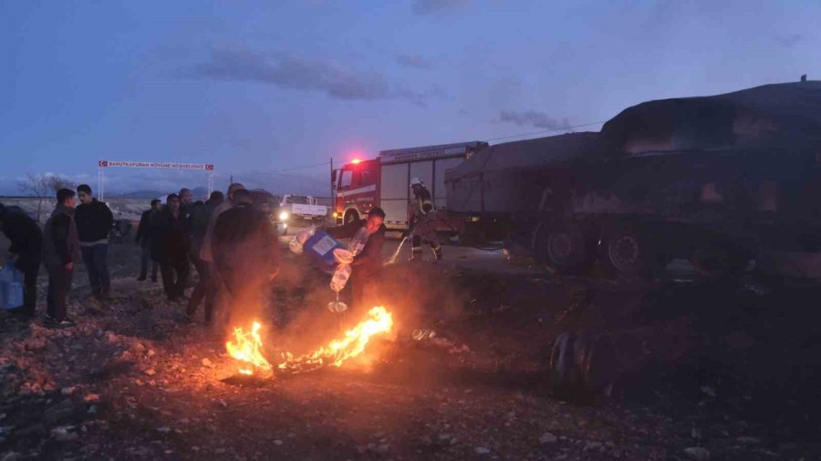 Dorsede Çıkan Yangın Tırı Sarmadan Söndürüldü