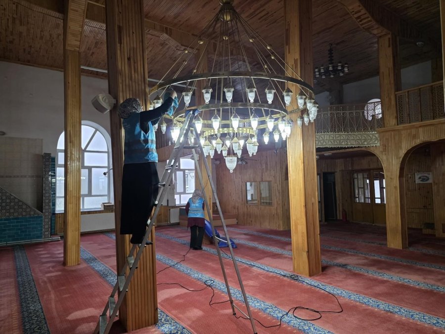 Beyşehir’de Camiler Ramazan’a Hazır