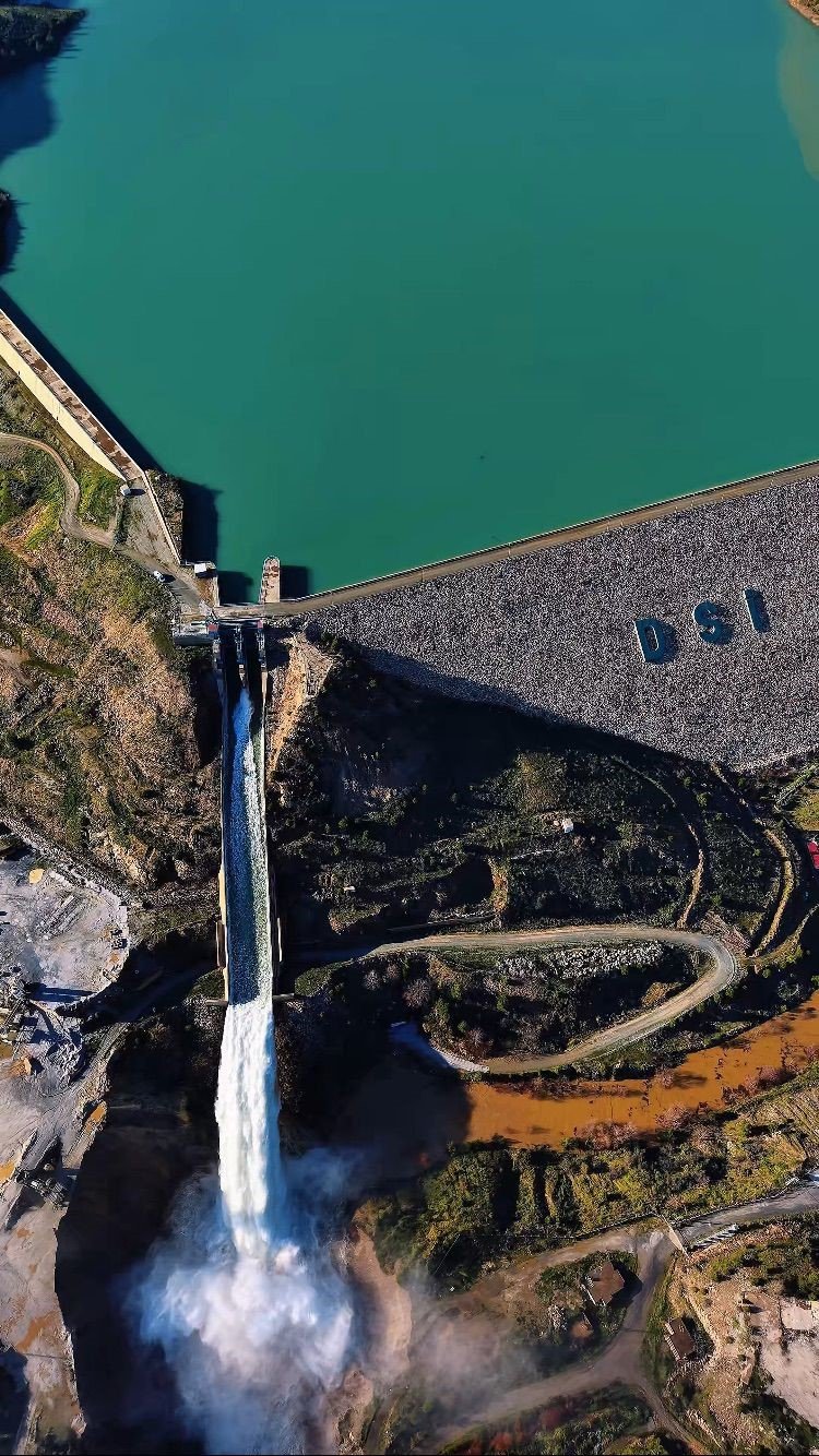 Kıbrıs’a İçme Suyu Sağlayan Baraj Doldu, İnsan Silueti Ortaya Çıktı