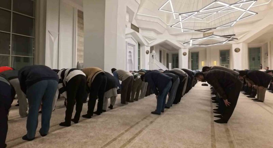 Aksaray’da Ramazan Ayının İlk Teravih Namazı Kılındı