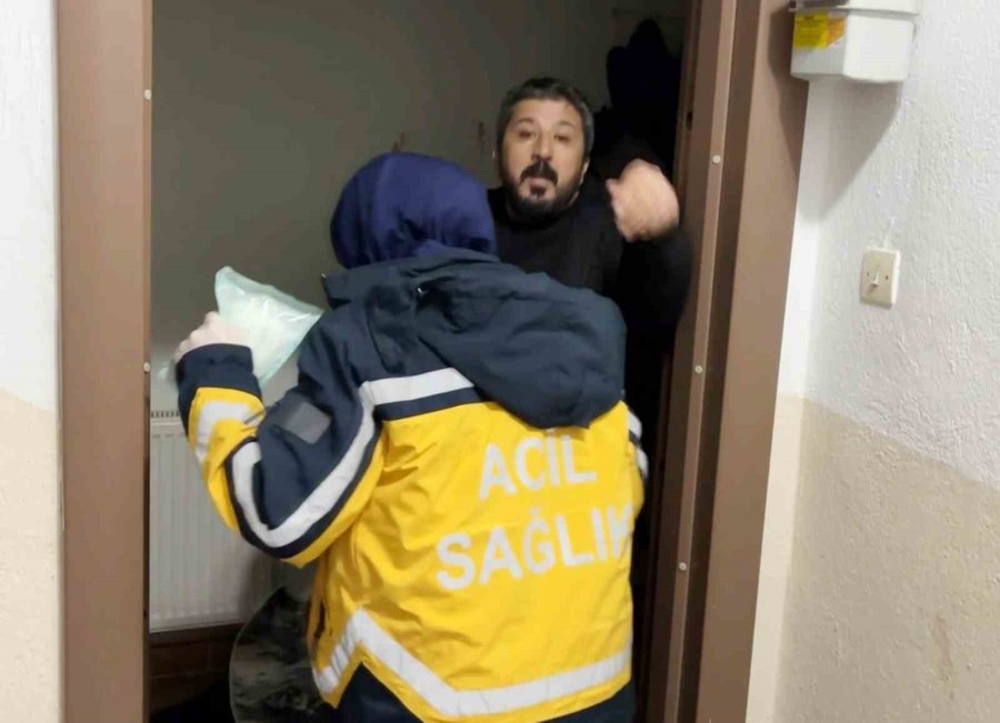 Önce Eski Eşini Ve Kuzenini Ardından Kendini Vurdu: 3 Ölü