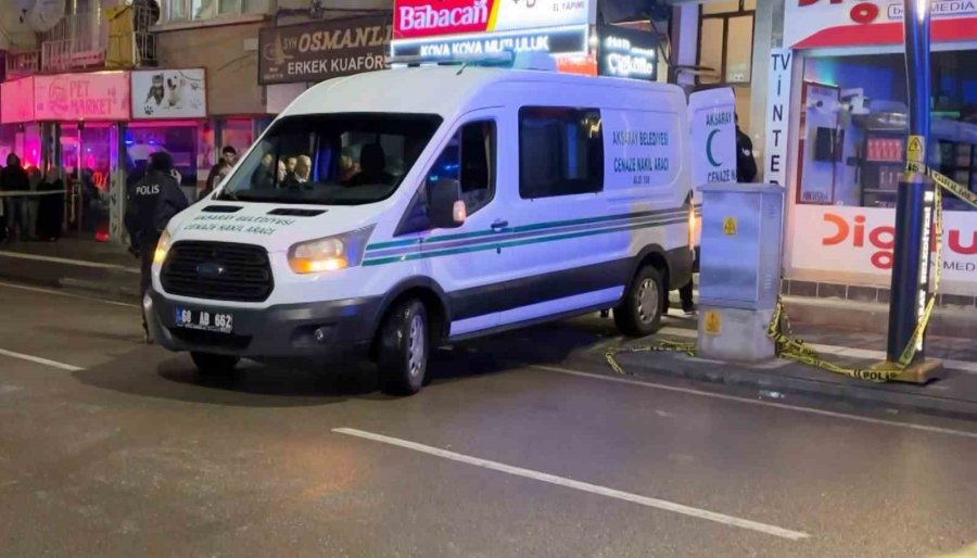 Önce Eski Eşini Ve Kuzenini Ardından Kendini Vurdu: 3 Ölü