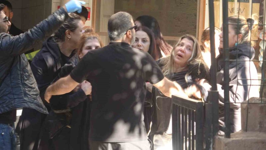 Cenaze Aracını "özgür Bunu Bize Nasıl Yaptın" Diyerek Yolladı