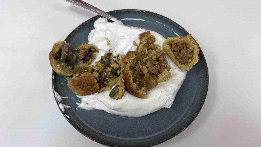 Ramazan’ın İlk Gününde Mersin’in Vazgeçilmez Tatlısı Kerebiçe Yoğun İlgi