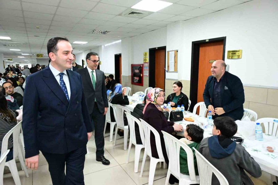 Antalya’da Adliye Personeli İftarda Buluştu