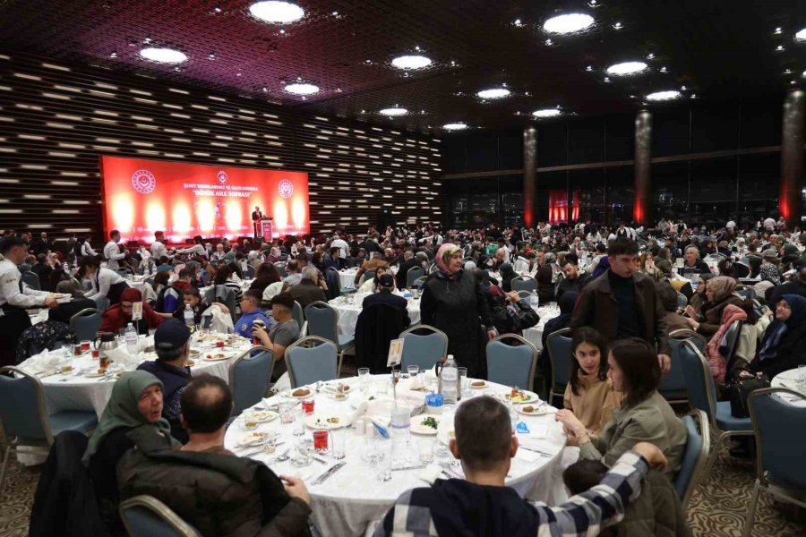 Konya’daki Şehit Aileleri, Gaziler Ve Gazi Yakınları ’büyük Aile Sofrası’nda Buluştu