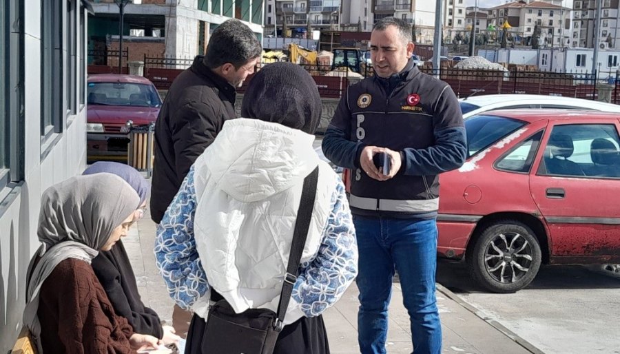 Niğde’de Narkotik Ekiplerinden Bilgilendirme