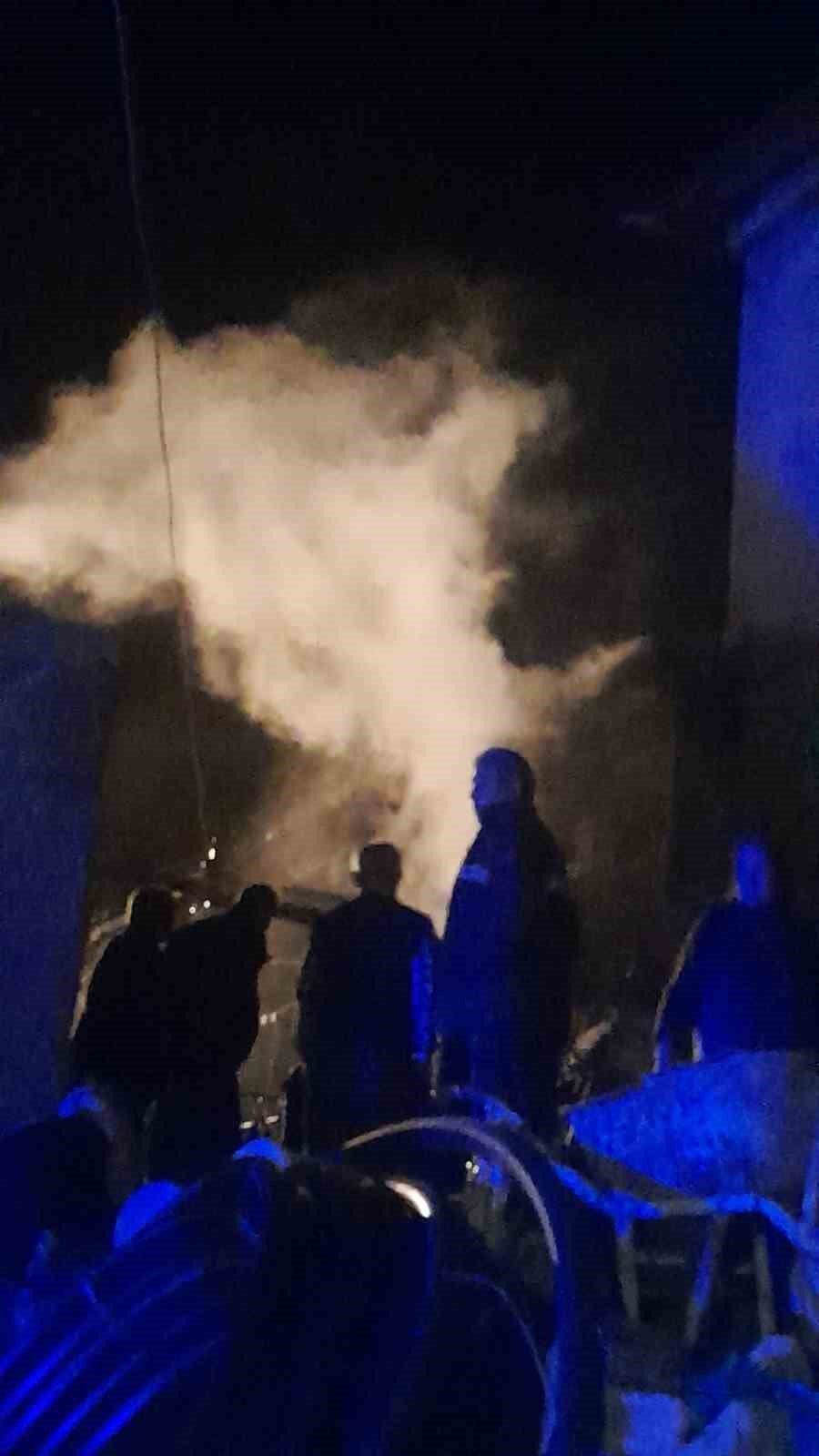 Niğde’de Devrilen Soba Yangına Yol Açtı: 1 Kişi Yaralandı