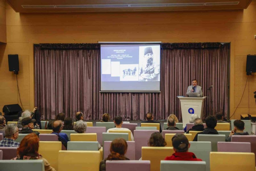 Her Batık Kendi Dönemine Işık Tutuyor