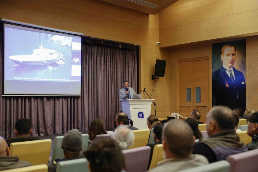 Her Batık Kendi Dönemine Işık Tutuyor