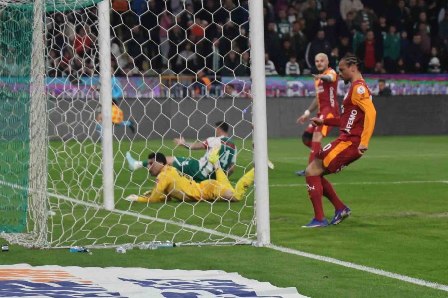 Trendyol Süper Lig: Konyaspor: 0 - Galatasaray: 0 (ilk Yarı)