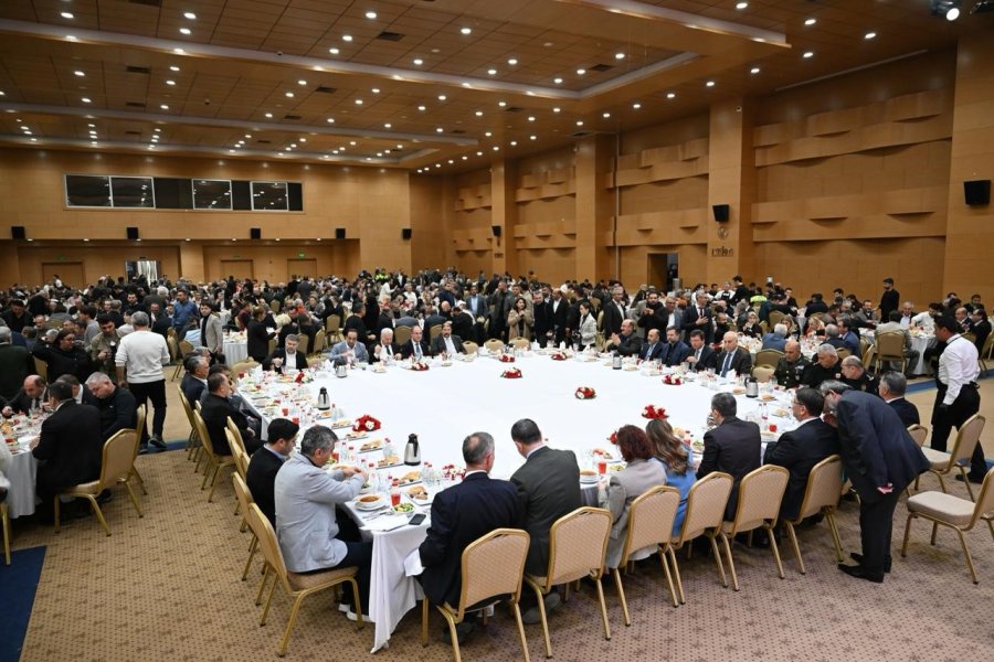 Antalya Protokolü Ve Oda Başkanları İftarda Buluştu