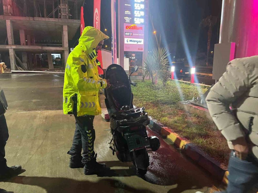 Kazada Motosiklet Devrildi: Yaralanan Sürücü 4.00 Promil Alkollü Çıktı