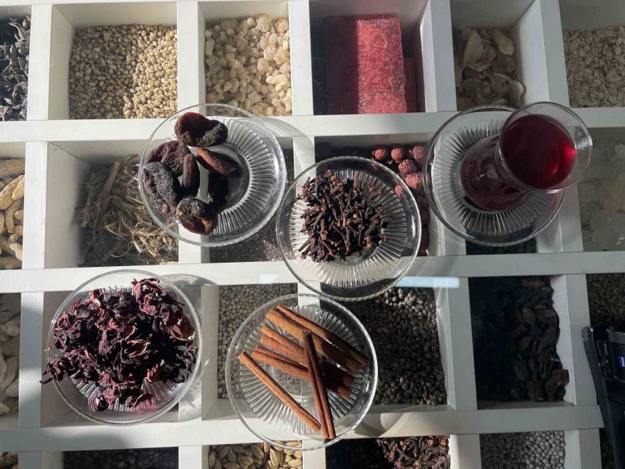 Hem Acıktırmayan Hem Susatmayan Lezzet: Ramazan Şerbeti