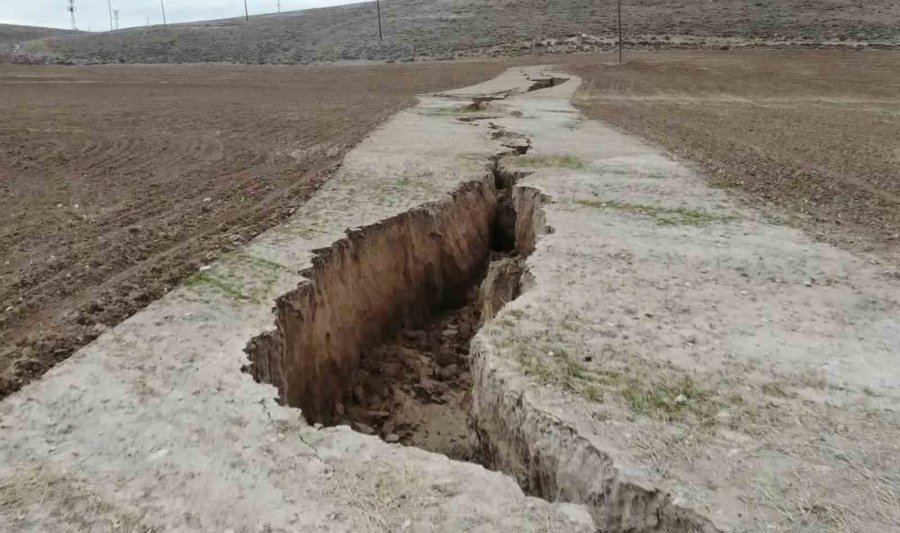 Aksaray’da Korkutan Obruk Tehlikesi: 9’u Büyük 86 Obruk Var