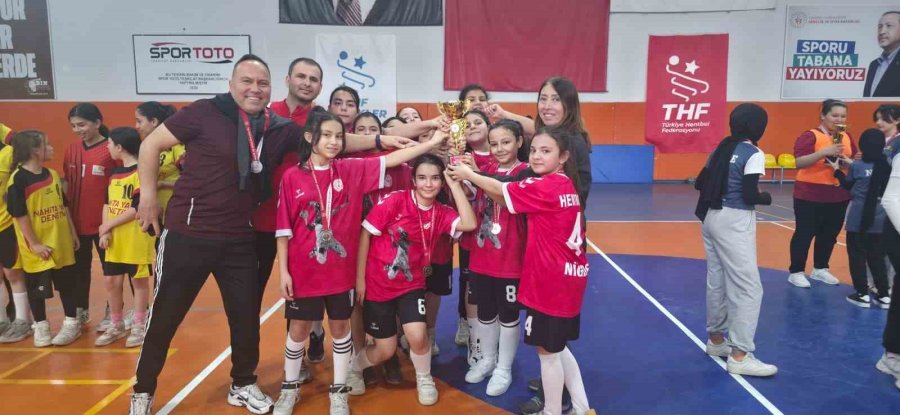 Okul Sporları Küçükler Hentbol Müsabakaları Sona Erdi