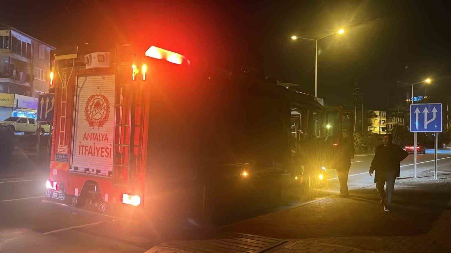 Alanya’da Kayalıklardan Düşen Şahsı, İtfaiye Ve Afad Ekibi Kurtardı