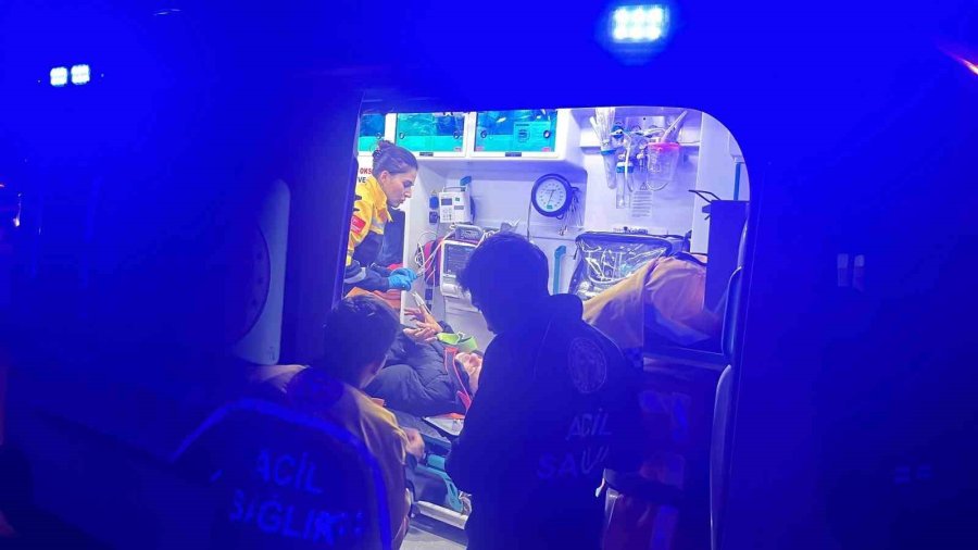 Alanya’da Kayalıklardan Düşen Şahsı, İtfaiye Ve Afad Ekibi Kurtardı