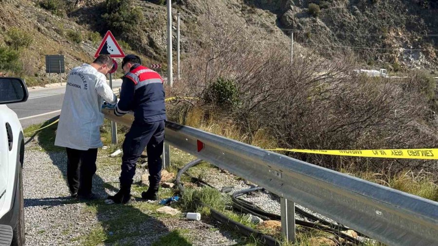 Antalya’da Karayolu Kenarında Cesedi Bulunan Kadının Kimliği Belli Oldu