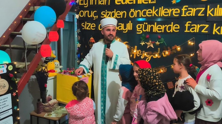 Anamur’da Teravih Namazı Çocuklar İçin Bayrama Döndü
