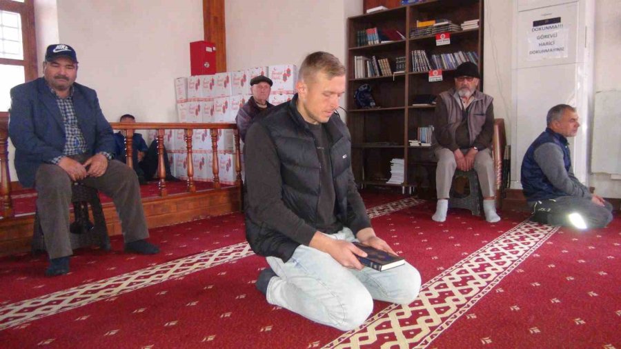 Rus Nikolai’dan Ramazan Hassasiyeti: Müslüman Değil Ama Her Gün Oruç Tutuyor